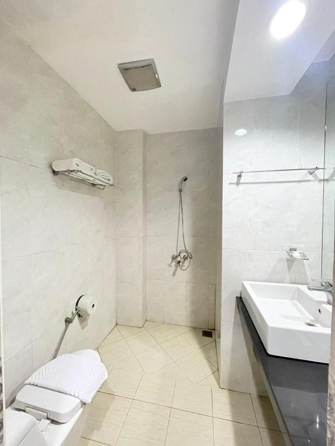 Grand Buana Lestari Hotel Padang  Zewnętrze zdjęcie