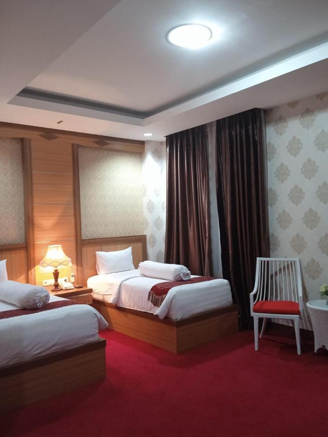 Grand Buana Lestari Hotel Padang  Zewnętrze zdjęcie