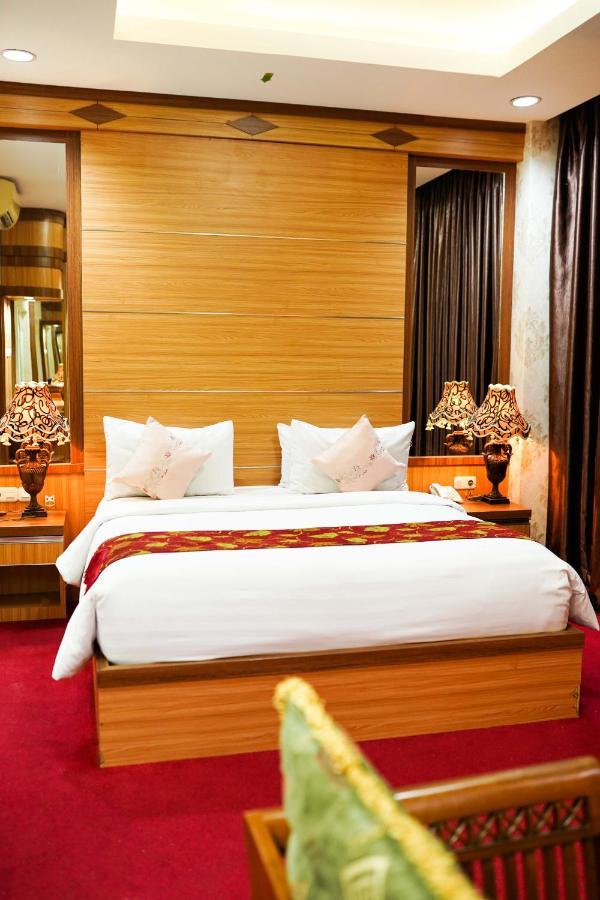 Grand Buana Lestari Hotel Padang  Zewnętrze zdjęcie