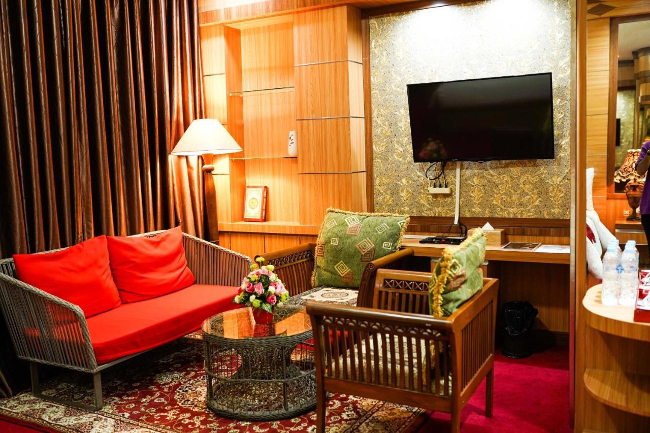 Grand Buana Lestari Hotel Padang  Zewnętrze zdjęcie