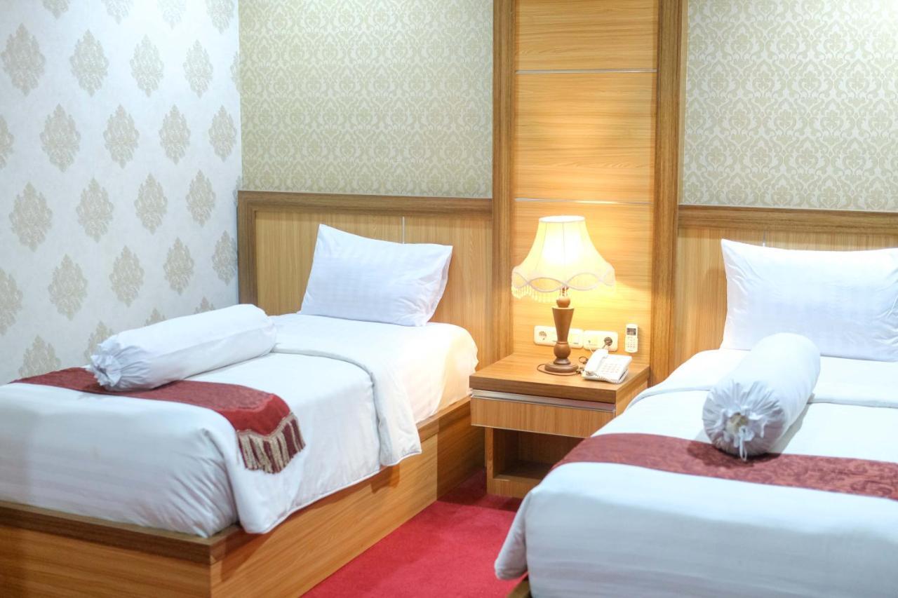 Grand Buana Lestari Hotel Padang  Zewnętrze zdjęcie